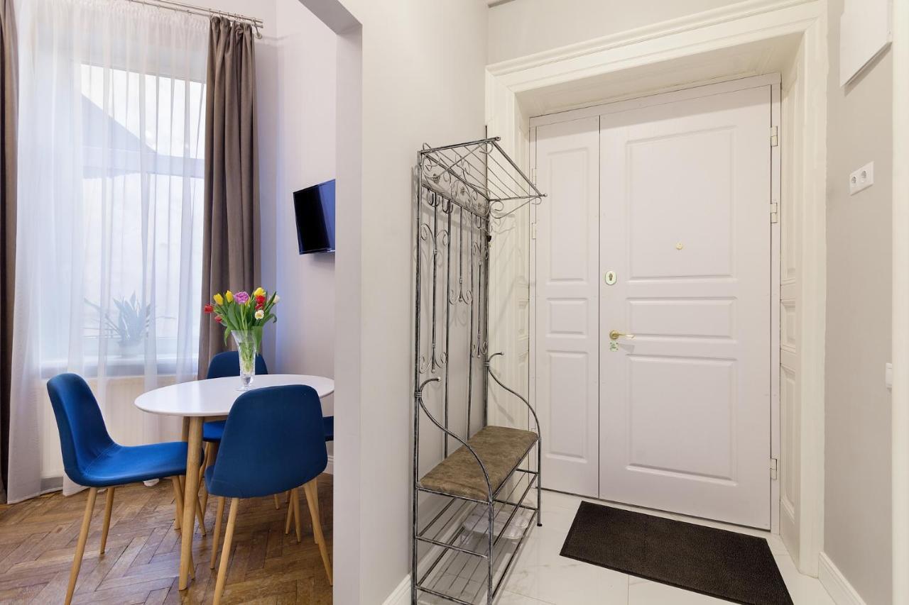 Chopin Apartment In The Center Of リヴィウ エクステリア 写真