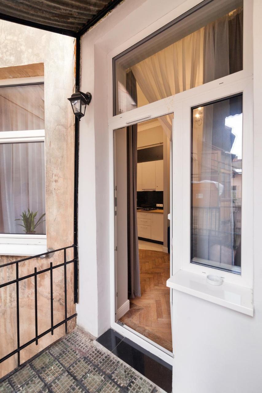 Chopin Apartment In The Center Of リヴィウ エクステリア 写真