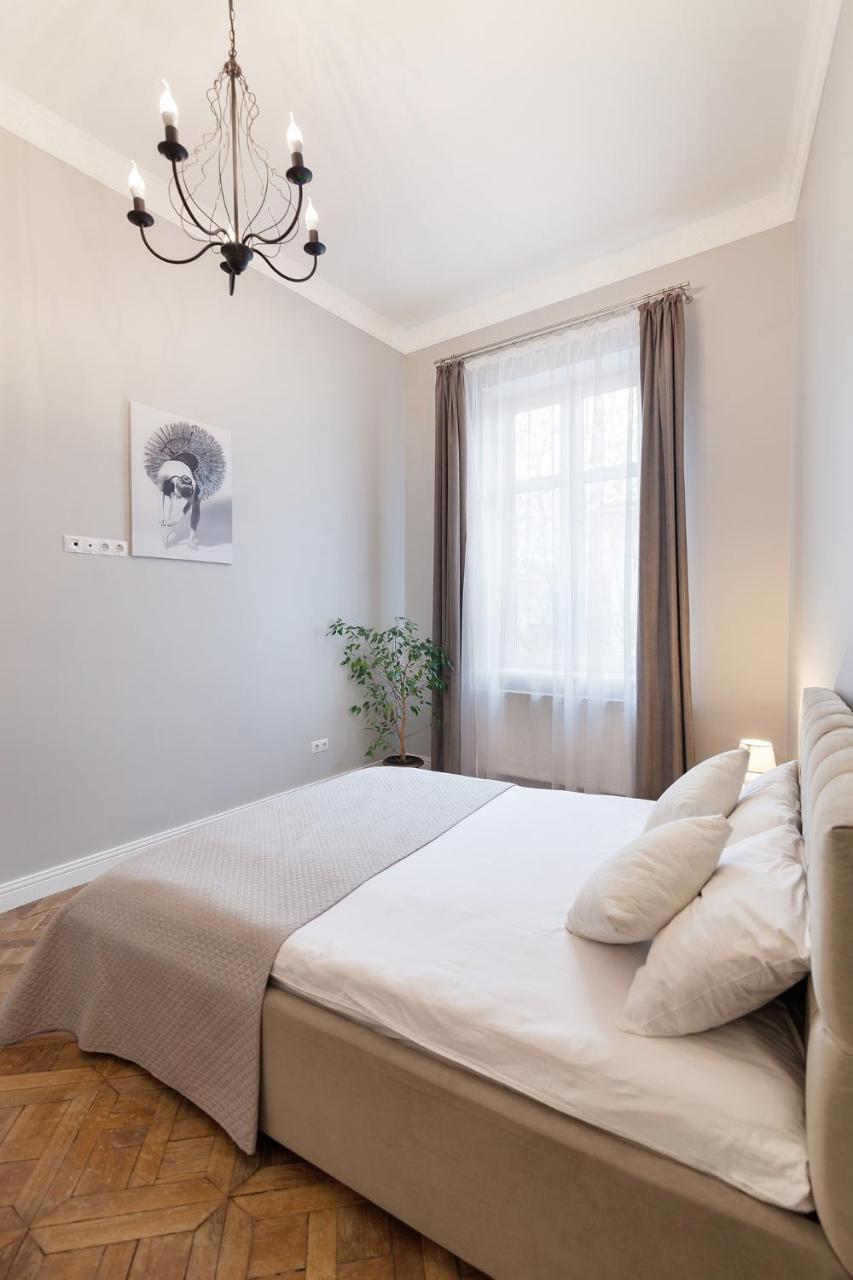 Chopin Apartment In The Center Of リヴィウ エクステリア 写真