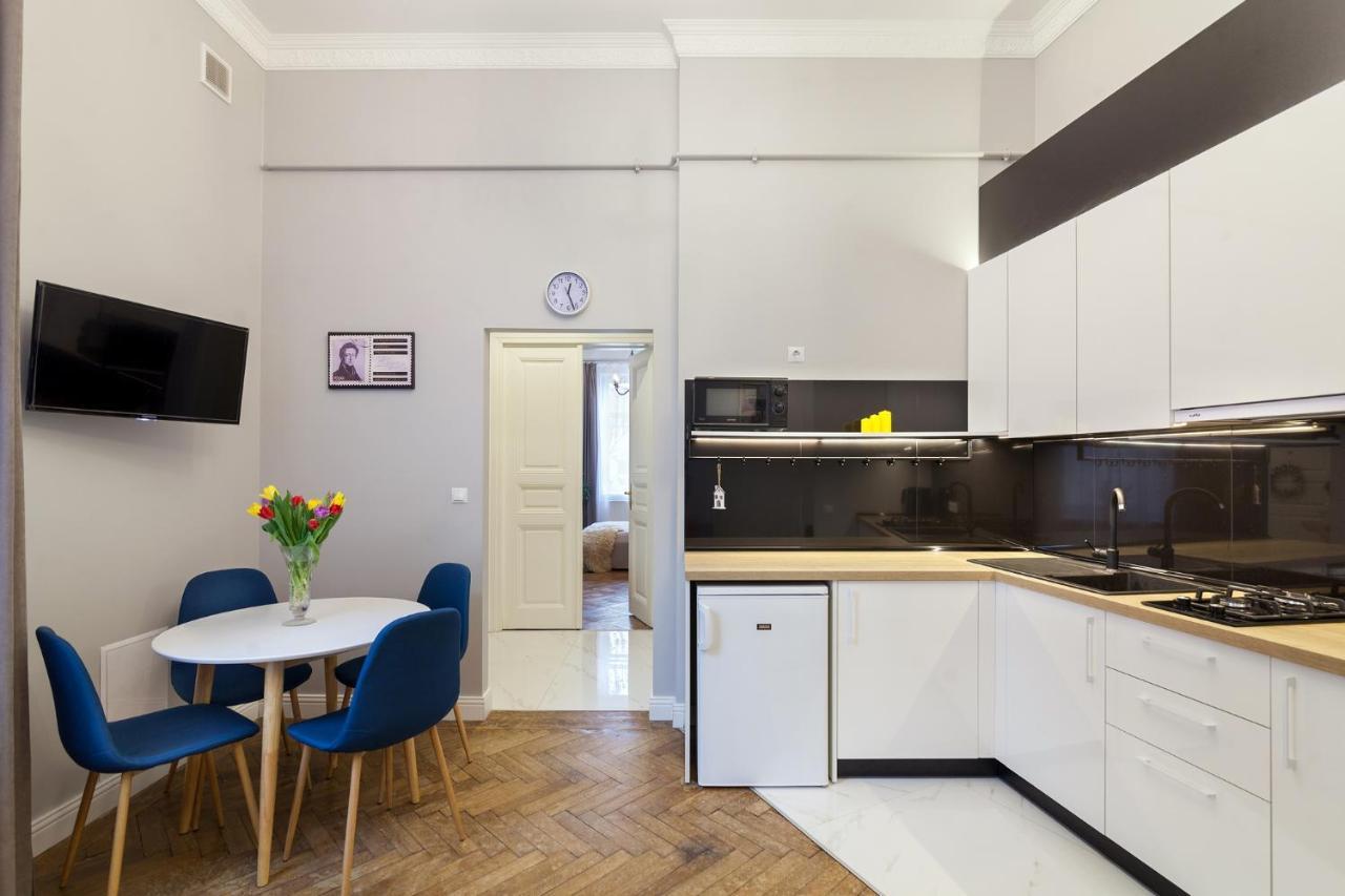 Chopin Apartment In The Center Of リヴィウ エクステリア 写真