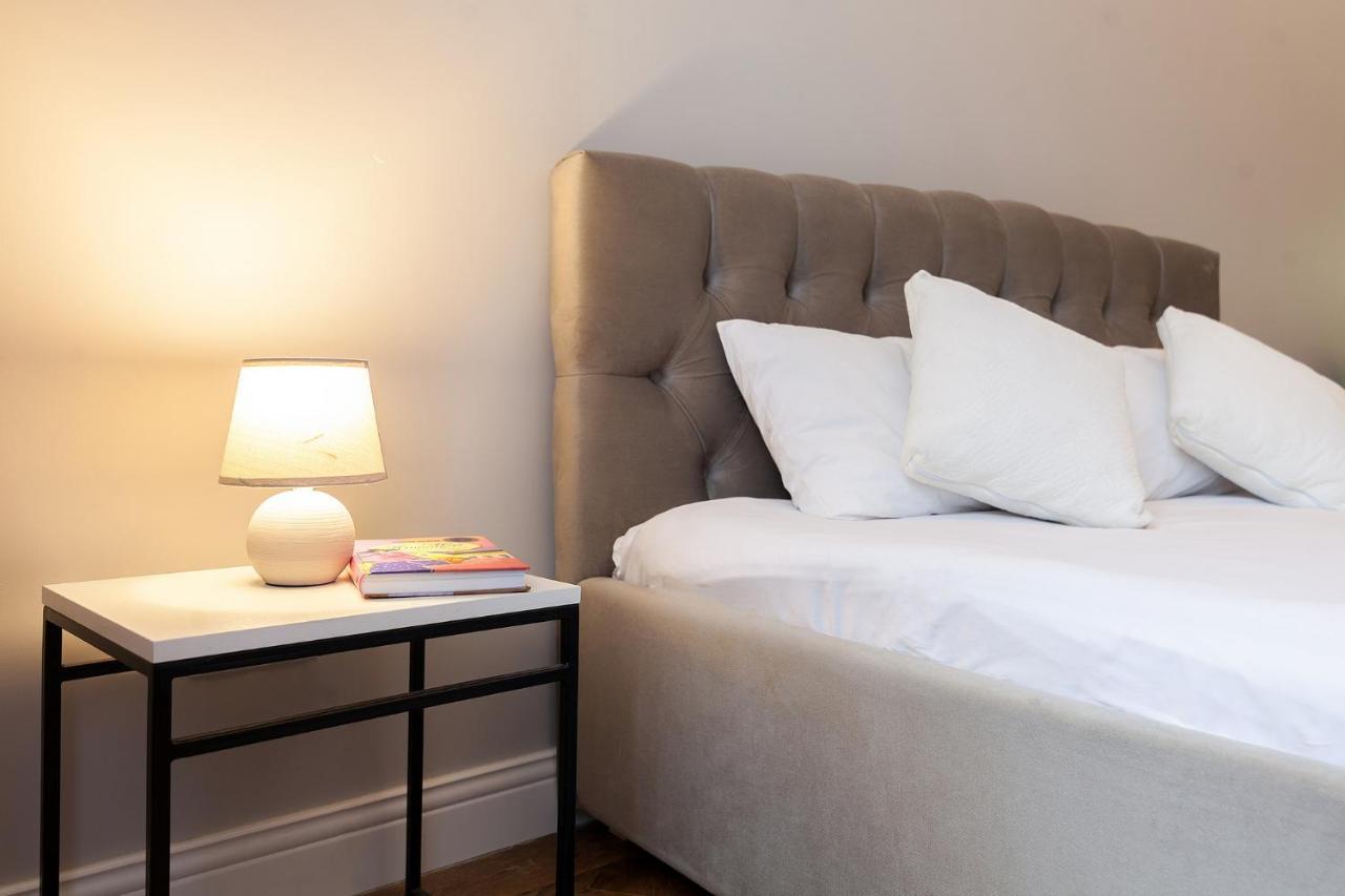 Chopin Apartment In The Center Of リヴィウ エクステリア 写真